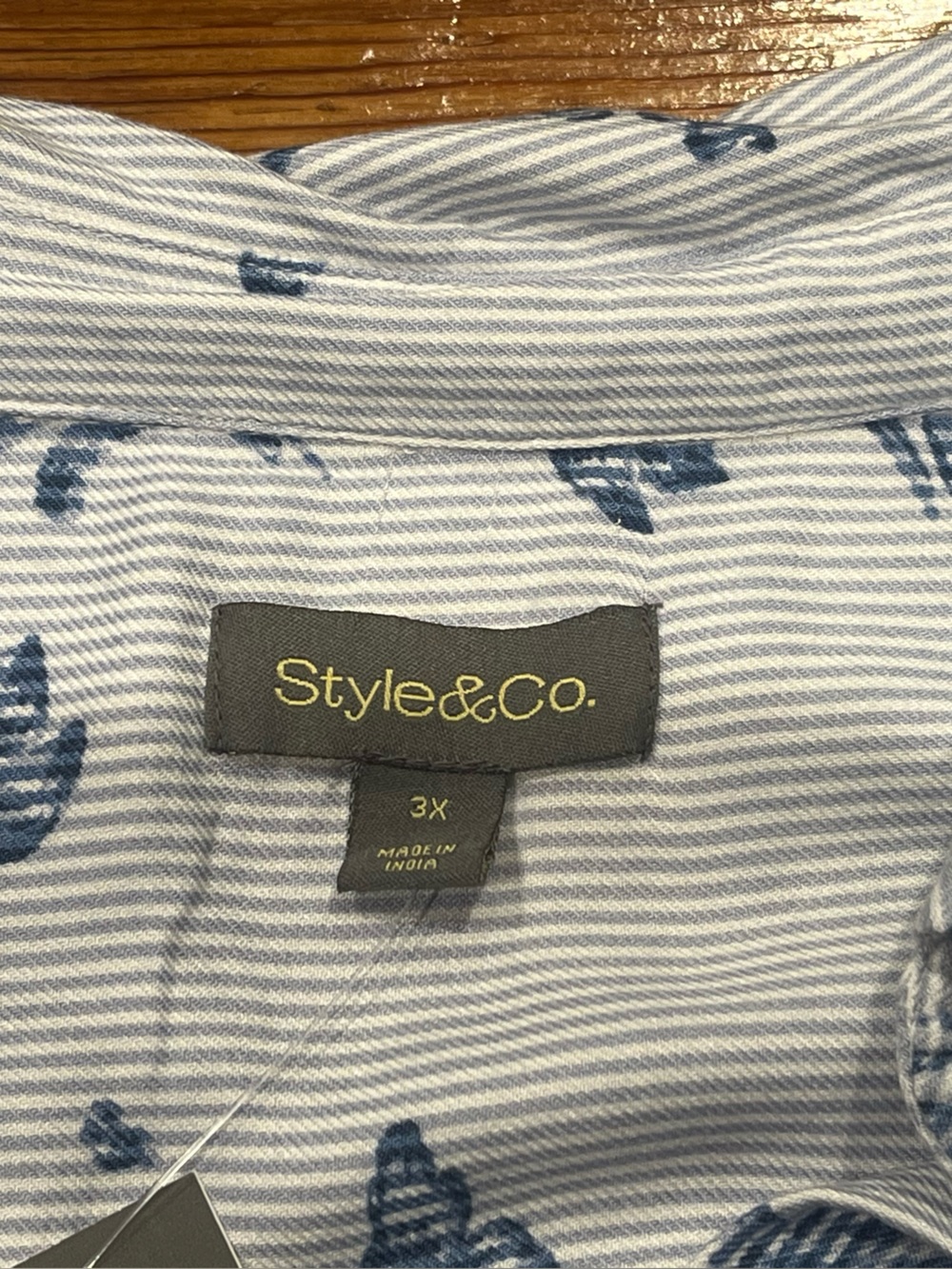 Preppy Blue Stripe & Floral Button-Down Shirt for Women NWT - Picture 8 of 9